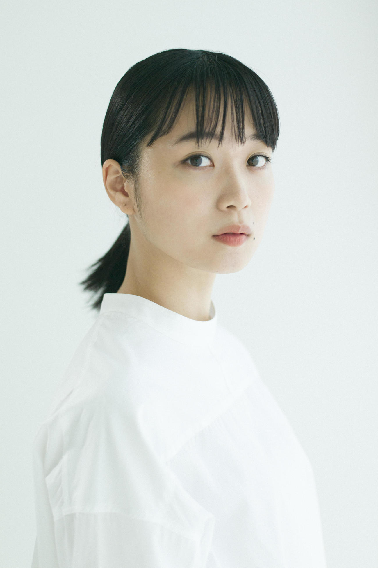 舞台「ハロルドとモード」に出演する深川麻衣
