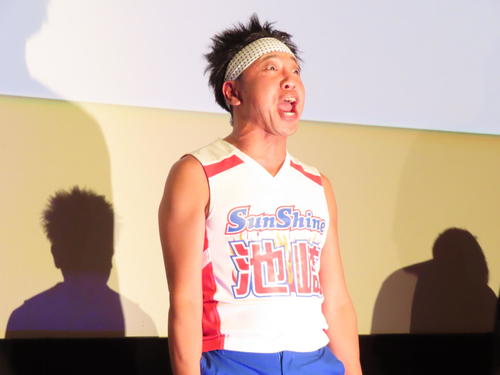 サンシャイン池崎がサメ映画の魅力を熱弁「真剣に作ってるかどうかも分からないのもあるし…」