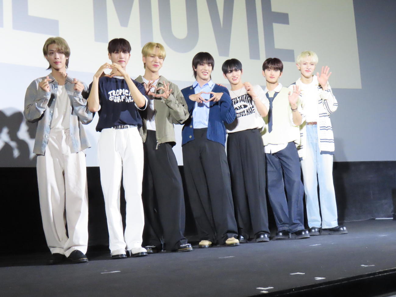 舞台あいさつに出席したn．SSign。左からロビン、ヒウォン、ハンジュン、カズタ、ソンユン、ジュニョク、ロレンス