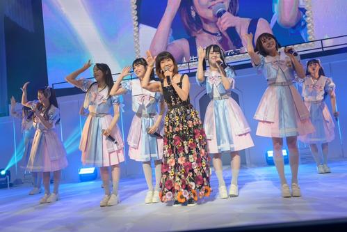 松本伊代が高嶺のなでしこ「公式ママ」に就任「急に娘が10人増えました」ツアー千秋楽でコラボ