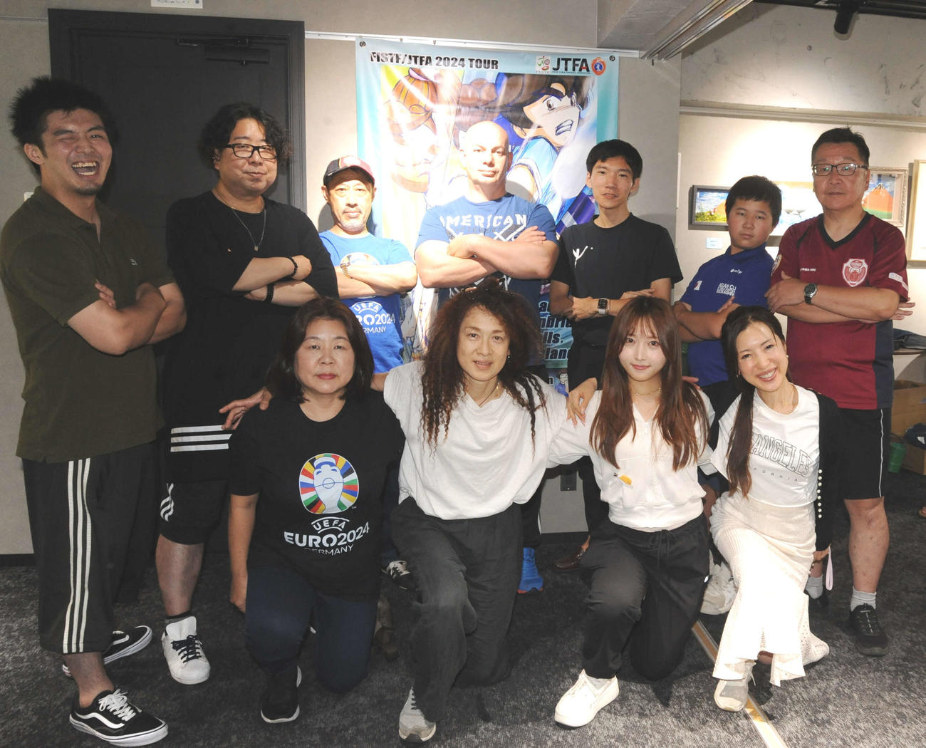 テーブルフットボール日本代表メンバー。前列左から3人目が矢作有紀奈（撮影・松尾幸之介）