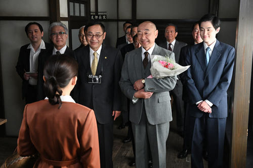 【15日の虎に翼】新しい職場に早くなじもうと努力する寅子、一方で娘優未との距離は縮まらず…