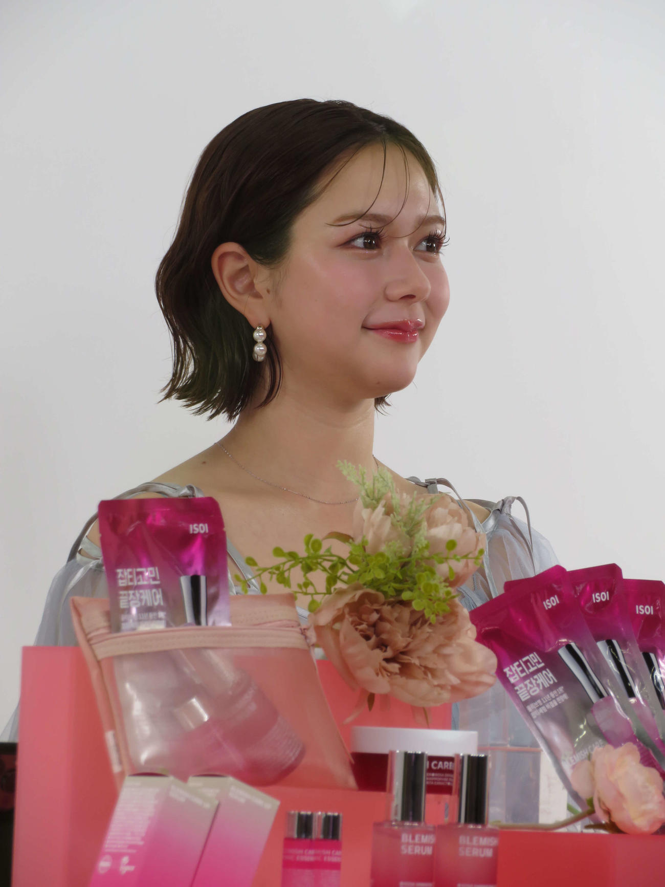 「MEGA COSME LAND 2024」にゲスト出演した村重杏奈