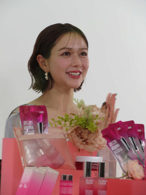 村重杏奈、美肌すぎて“ほぼ橋本環奈”の声に歓喜「みんなで橋本環奈になりたいです」憧れ吐露
