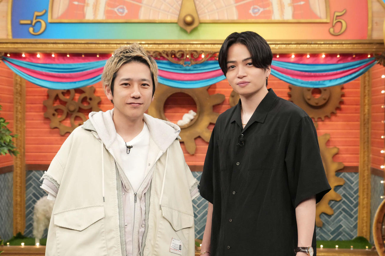 初のゴールデン帯進出が決まった日本テレビ系バラエティー番組「ニノさん」でMCを務める二宮和也（左）とレギュラー出演する菊池風磨