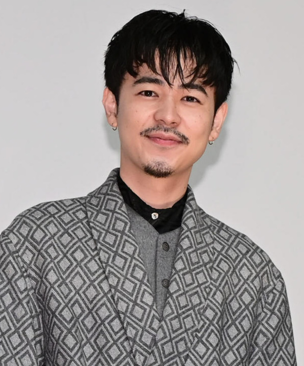 成田凌（2022年8月撮影）