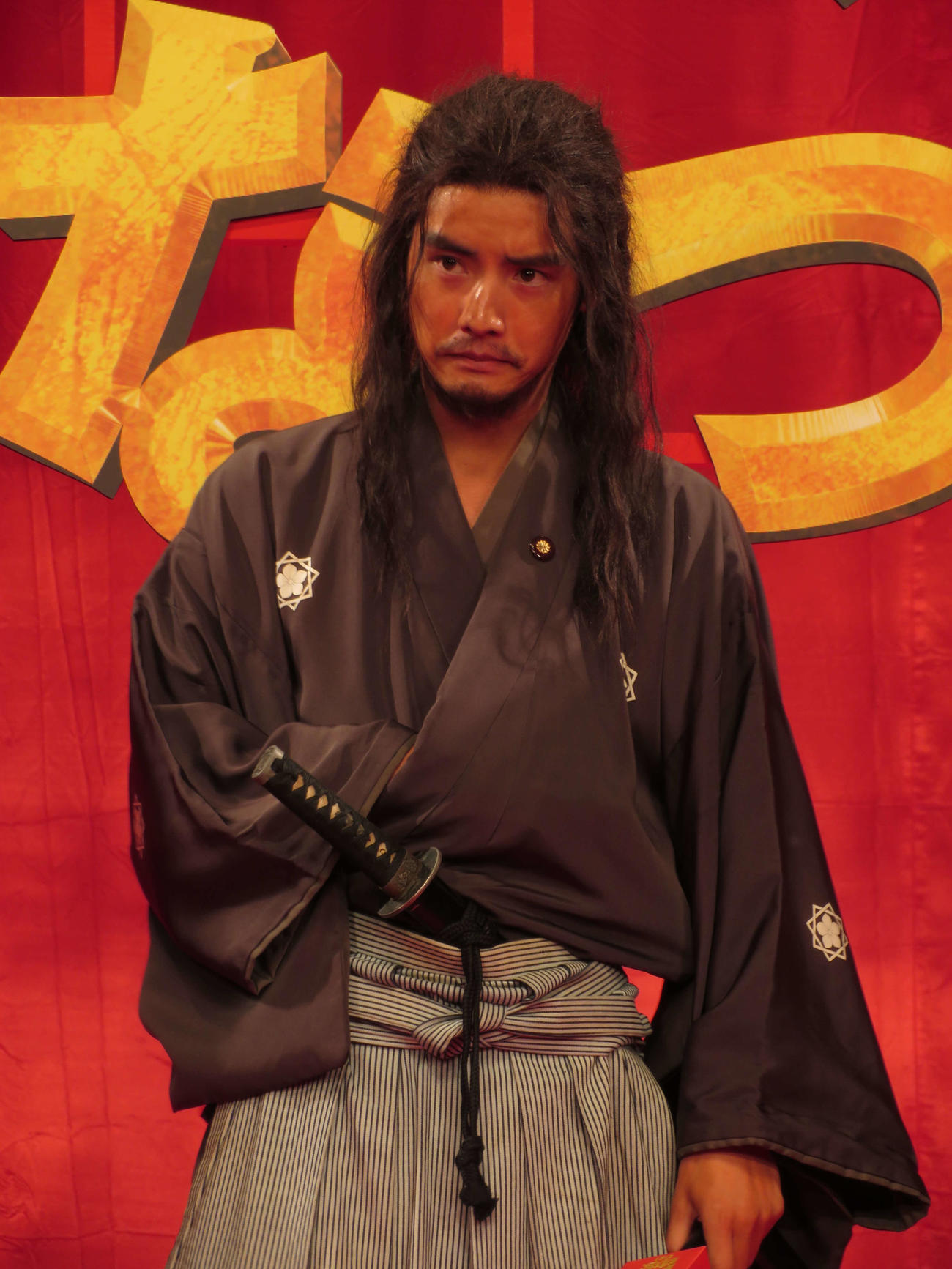 映画「もしも徳川家康が総理大臣になったら」完成披露舞台あいさつに登壇した赤楚衛二