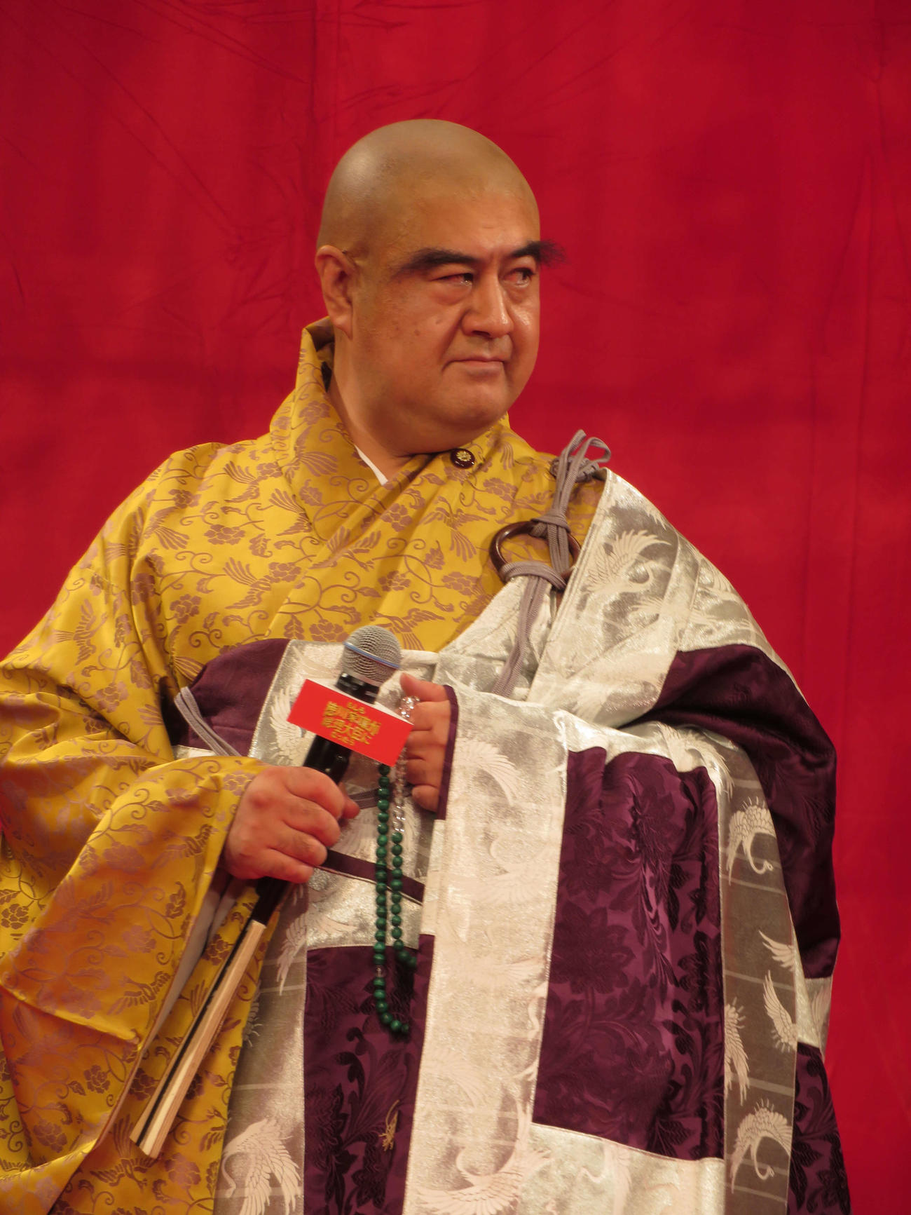 映画「もしも徳川家康が総理大臣になったら」完成披露舞台あいさつに登壇した小手伸也