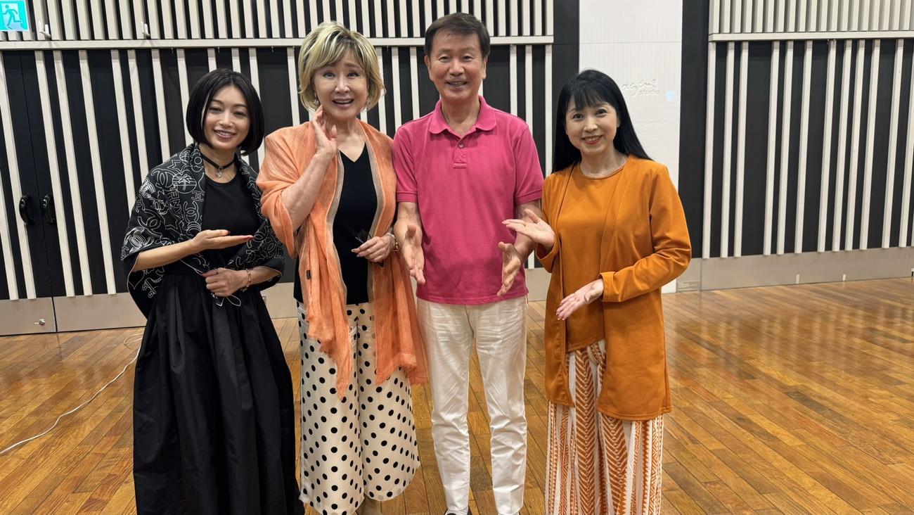 収録に参加した、左から酒井法子、小林幸子、森田健作、西村知美