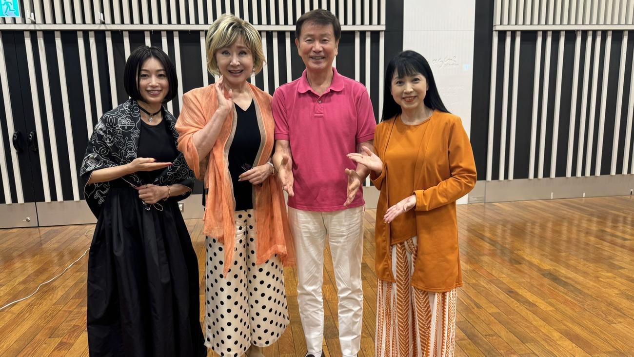 収録に参加した、左から酒井法子、小林幸子、森田健作、西村知美