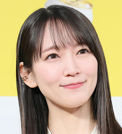 吉岡里帆「パワーチャージ」世界遺産訪問　人気女優との２ショットに「最高の２人！！！」の声