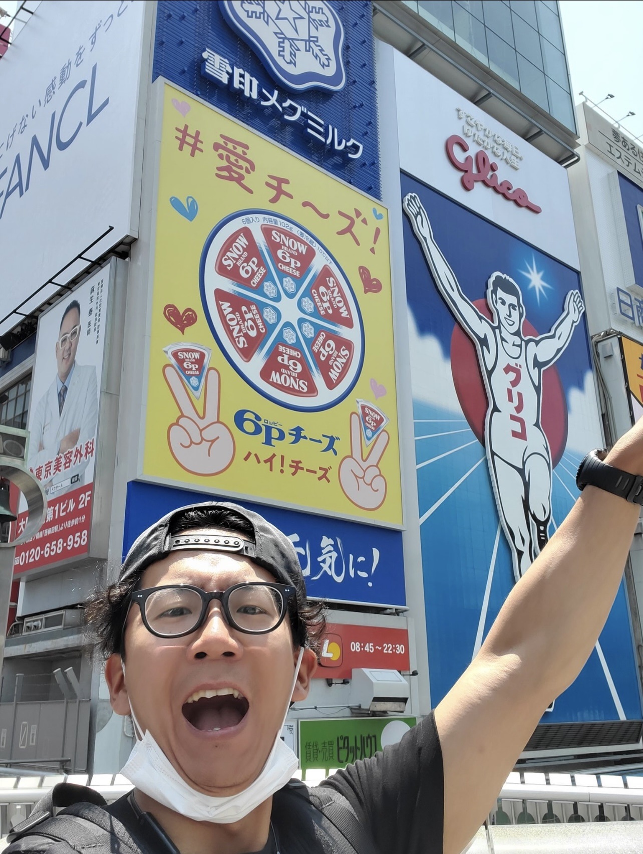 亡くなったマンホルモンの秦野隆光さんのＸ（旧ツイッターから）。6月17日には「はたの、ひとり旅に出たってよin大阪」とポスト。大阪での写真をアップしていた