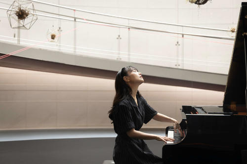 大塚愛、デビュー20周年迎え初の個展「新しい門出になったら」 - 芸能