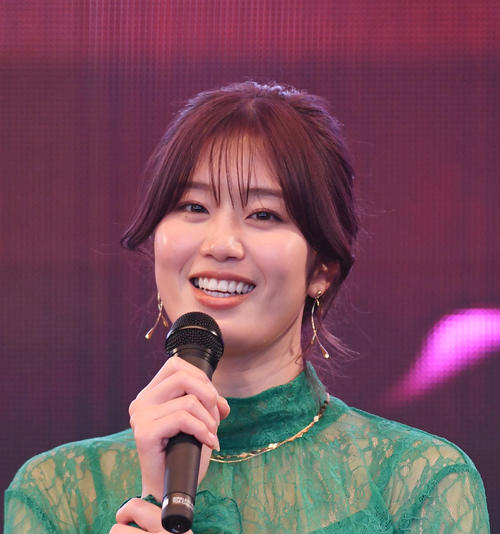稲村亜美、狩野舞子さんとのアスリート女子ショット　フォロワー「ゴルフ対決みたい！」
