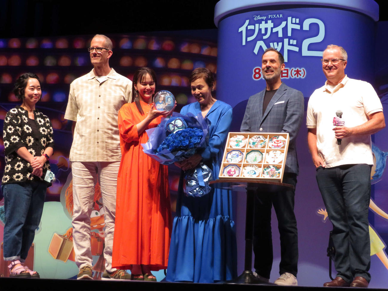 映画「インサイド・ヘッド2」の来日スペシャルイベントに登壇した左から村山佳子キャラクター・アート・ディレクター、ピート・ドクターエグゼクティブプロデューサー、多部未華子、大竹しのぶ、ケルシー・マン監督、マーク・ニールセンプロデューサー