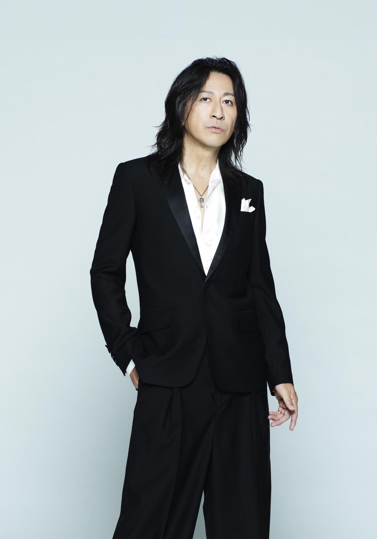 美川憲一の60周年記念曲を作詞したGLAYのTAKURO