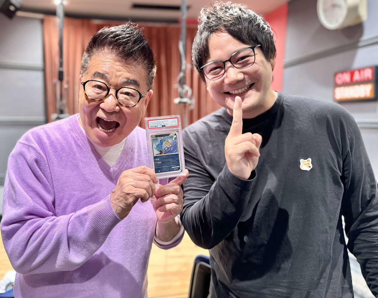 生島ヒロシ（左）と小川北人氏