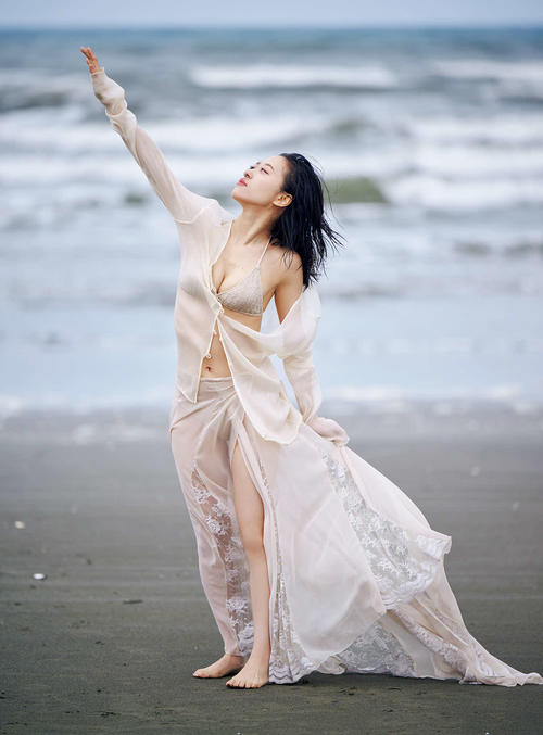 モー娘。小田さくら6冊目の写真集発売「毎回お祭り感覚」水着カット