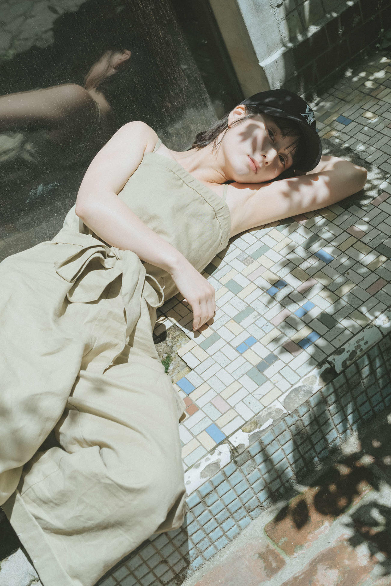 大久保桜子写真集「人　隣」（東京ニュース通信社刊）撮影／前康輔