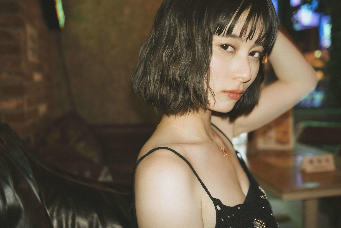 大久保桜子写真集「人　隣」（東京ニュース通信社刊）撮影／前康輔