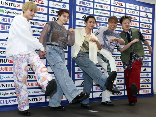 Da－iCEが国立競技場でＪ１試合前パフォーマンス披露　大野雄大「５人いると落ち着く」
