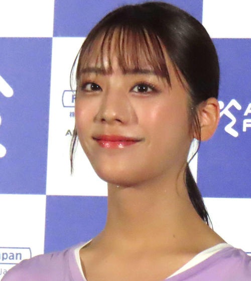 貴島明日香、所属事務所の後輩モデルと３ショット「みんな顔小さすぎ」「仲良しさん」の声