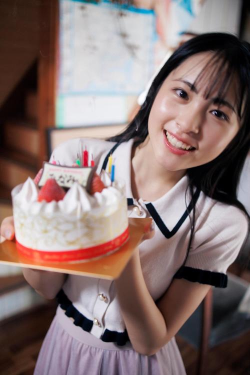 「LinQ」有村南海、16歳が初水着挑戦「週プレ」デビュー「新たな一面をお届けできたら」