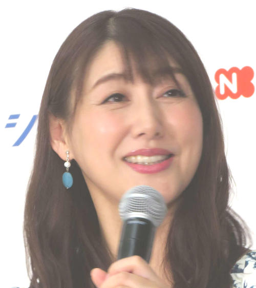 安めぐみ、家族とおでかけ　１月出産の次女の“初新幹線”に「泣かずに行き帰り出来てホッと」