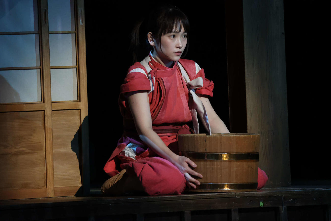 舞台「千と千尋の神隠し」で千尋を演じる川栄李奈