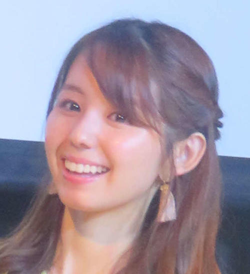 小池里奈、笑顔まぶしいアオザイ姿を公開し「近々良いお知らせできそうです」ファンの期待高まる