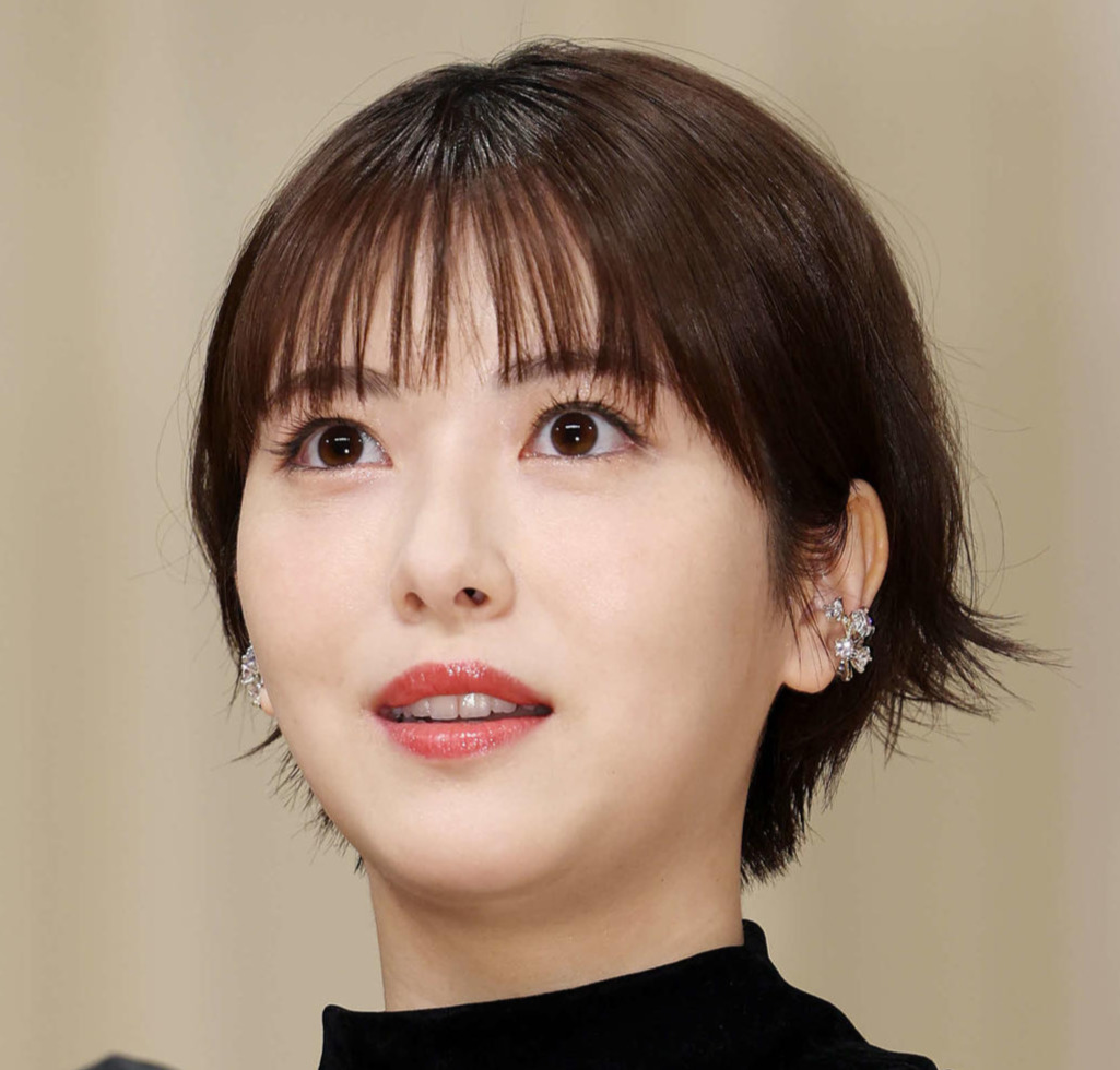 浜辺美波（2024年2月撮影）