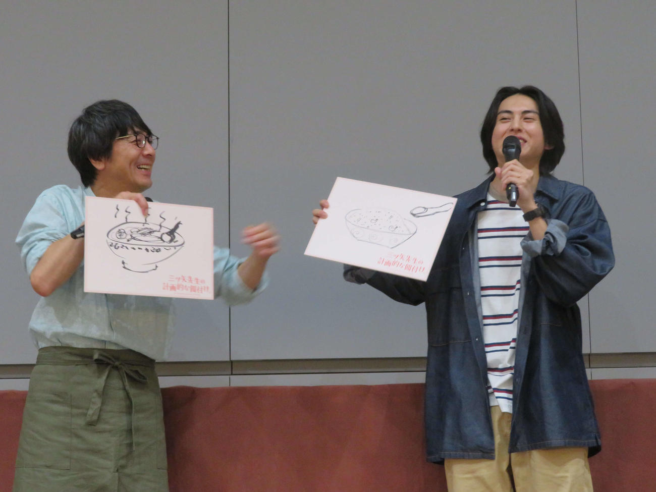 MBSドラマ「三ツ矢先生の計画的な餌付け。」制作報告会見に登壇した山崎まさよし（左）と酒井大成（撮影・村上幸将）