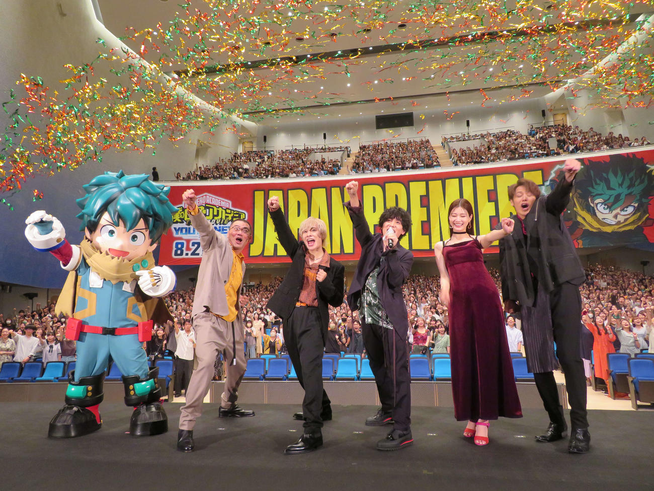 アニメ映画「僕のヒーローアカデミア　THE MOVIE　ユアネクスト」ジャパンプレミアに登壇した、左から緑谷出久、三宅健太、岡本信彦、山下大輝、生見愛瑠、宮野真守（撮影・村上幸将）