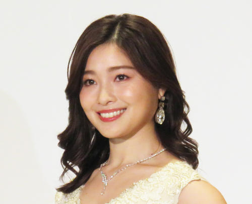 「次回、東京都知事選に!!」土屋太鳳の姉炎伽、CMでの美しすぎる議員姿に反響
