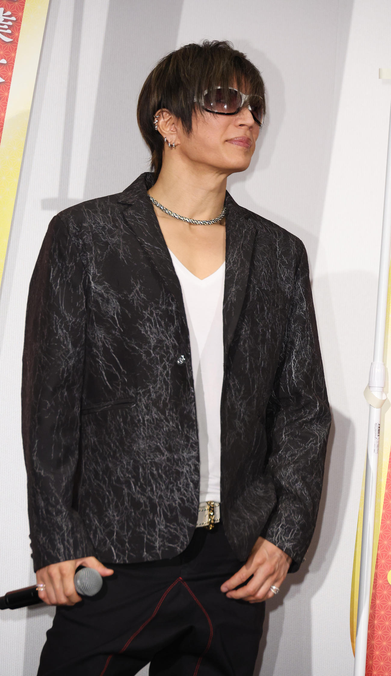 映画「もしも徳川家康が総理大臣になったら」初日舞台あいさつを行ったGACKT（撮影・中島郁夫）