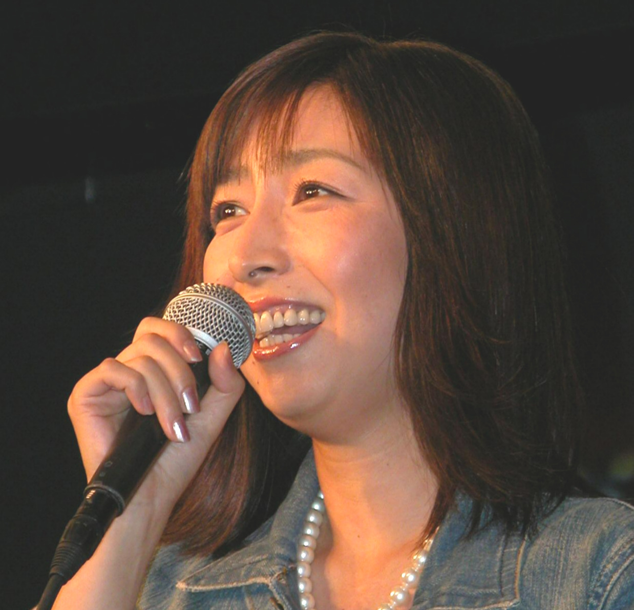 岡村孝子（2004年8月撮影）