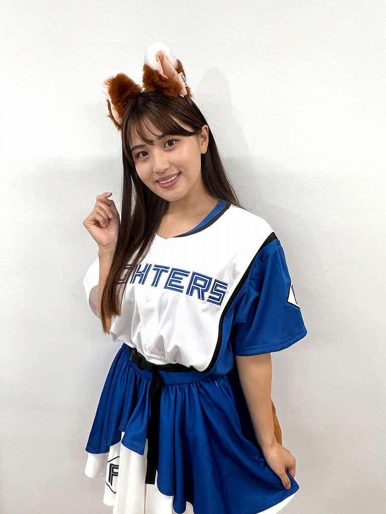 31日のイースタンリーグ日本ハム対千葉ロッテ戦で始球式を行う花咲楓香