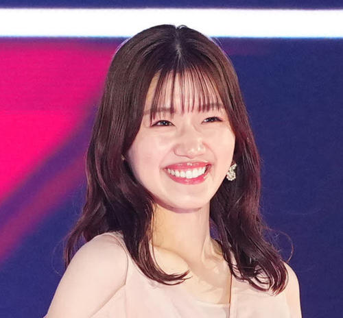 佐々木美玲「どんなかき氷と出会えるか楽しみ」大好きなかき氷を前にキュートな笑顔こぼす