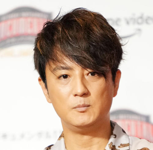 上地雄輔、吉高由里子、佐々木蔵之介らと大河オフショット「時を超えたすてきな家族写真」と話題