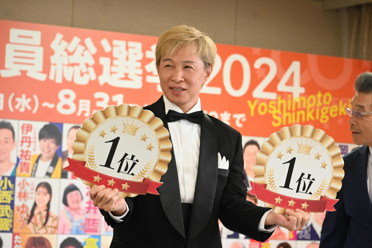 「吉本新喜劇座員総選挙」で3連覇を狙うアキ（撮影・松浦隆司）