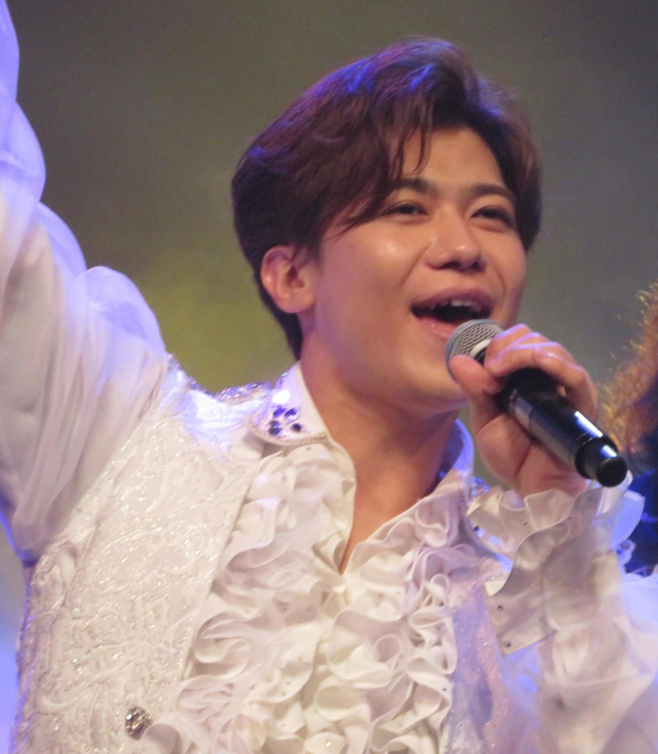 ライブ「演歌男子。10周年フェスティバル」の出演した新浜レオン