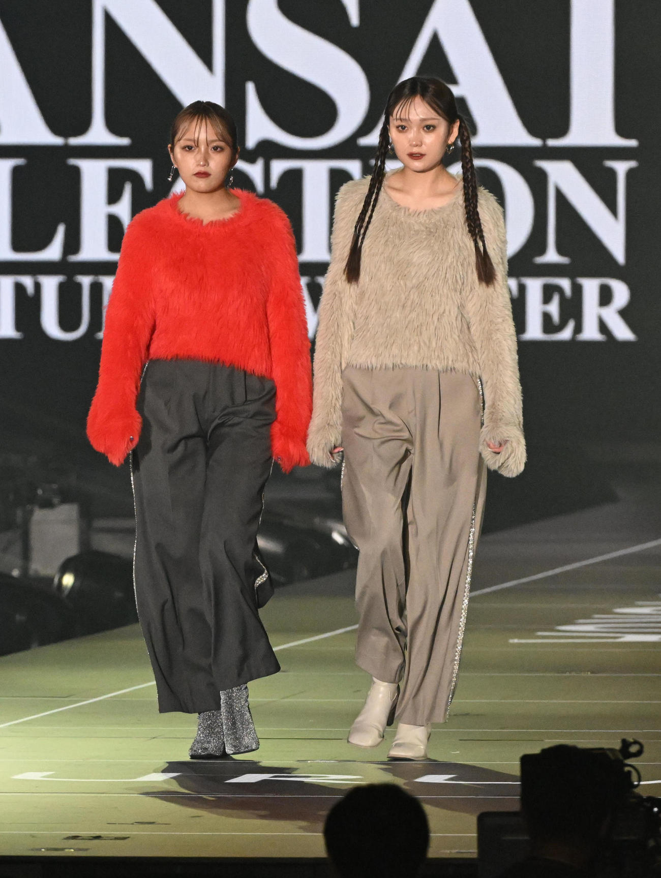 ねお（左）と野咲美優（撮影・前岡正明）