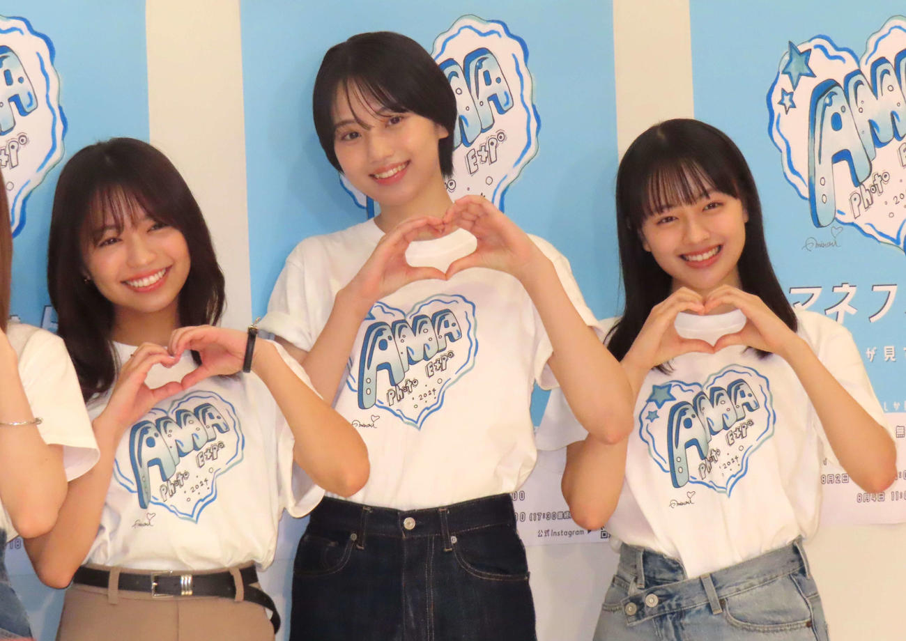 写真展「マネフォト～わたしたちが見ている世界～」取材会に登壇した、左から大原優乃、平美乃理、上坂樹里