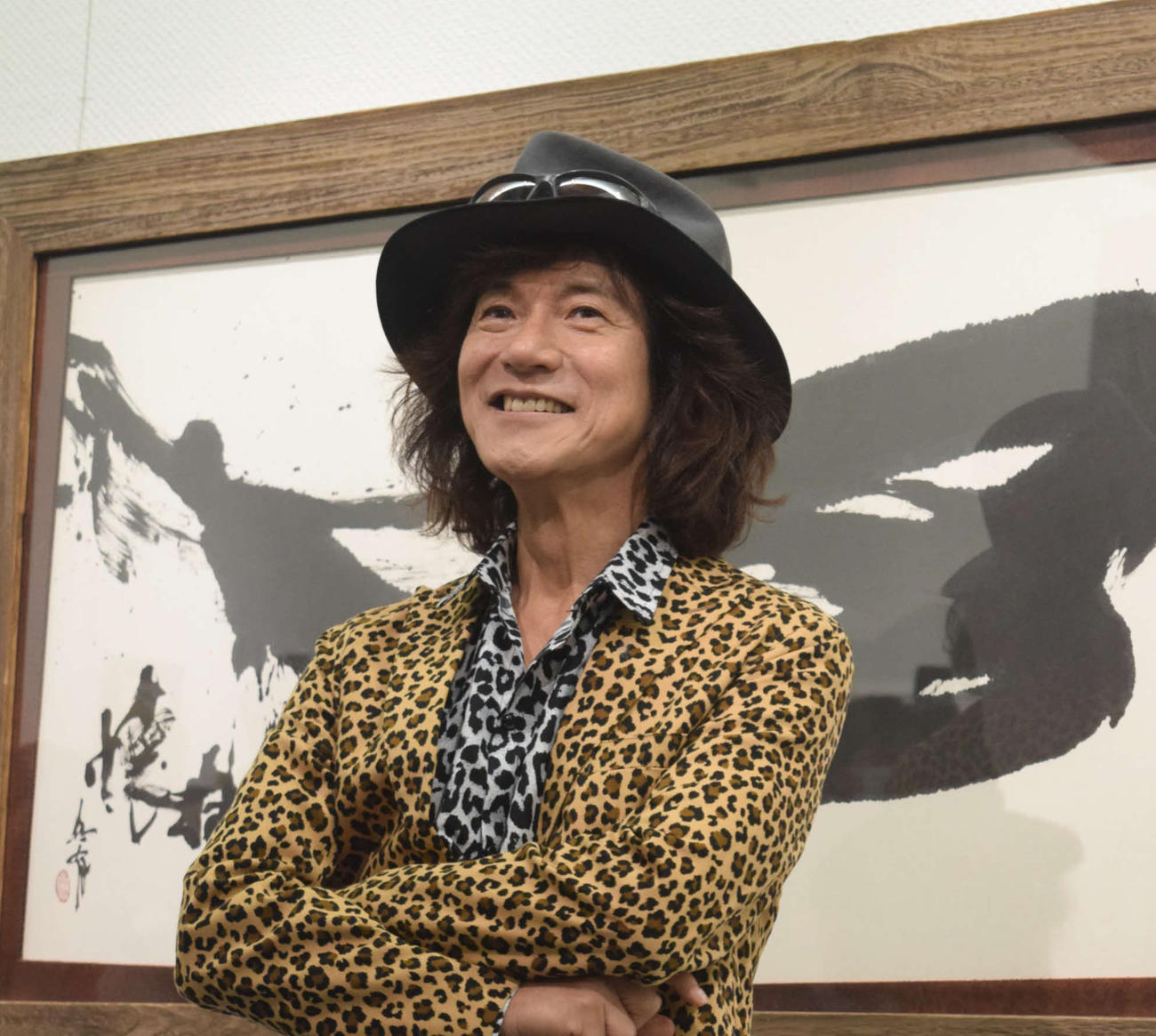 書家として初の個展でライブパフォーマンスを披露したダイアモンド☆ユカイ（撮影・阪口孝志）