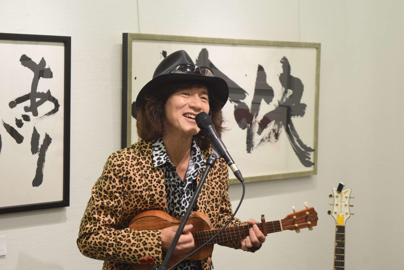 ミニライブも行ったダイアモンド☆ユカイ（撮影・阪口孝志）