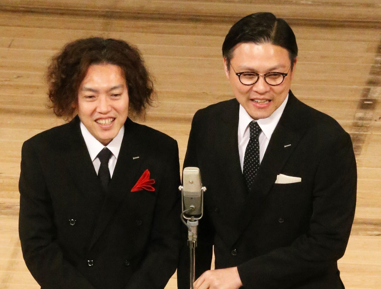 ガクテンソクのよじょう（左）と奥田修二（2023年撮影）