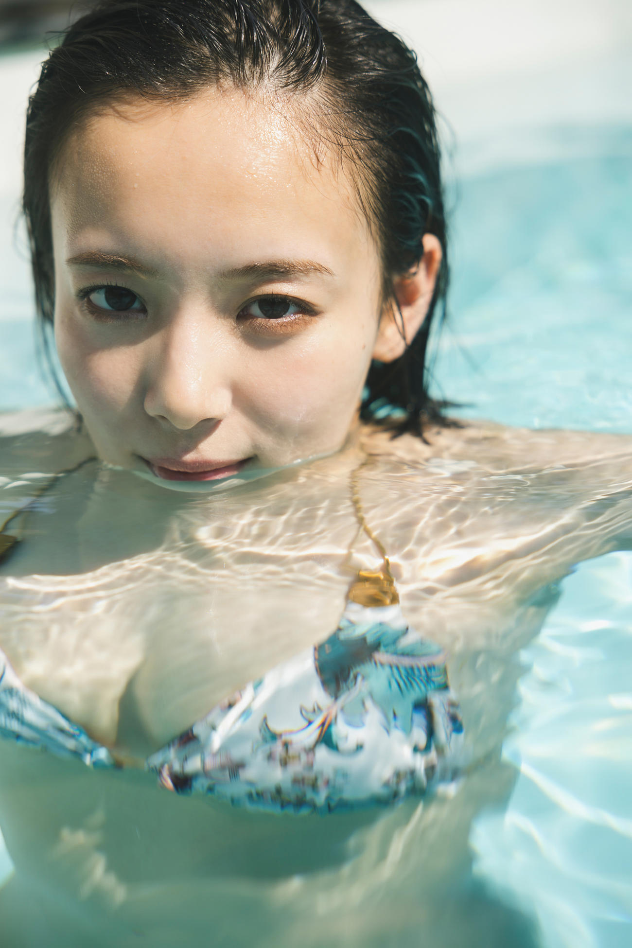 岡田紗佳の写真集「おかぴのぴ」（撮影：藤本和典）