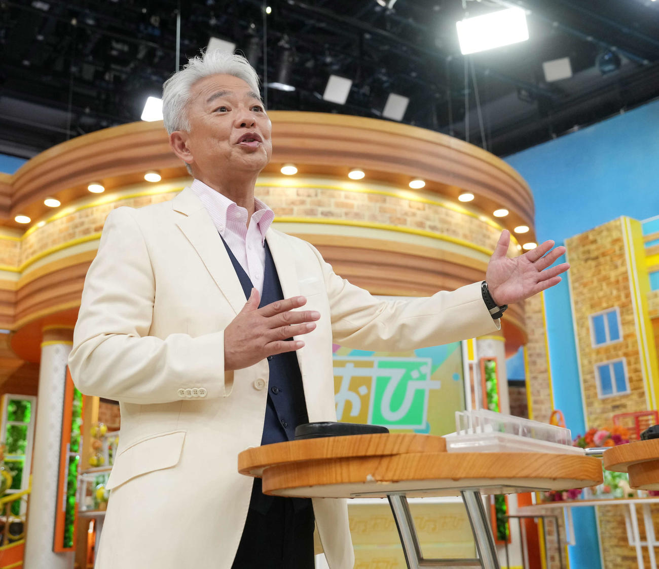 番組開始から15周年を迎え囲み取材に臨むTBSテレビ「ひるおび」の総合司会を務める恵俊彰（撮影・小沢裕）
