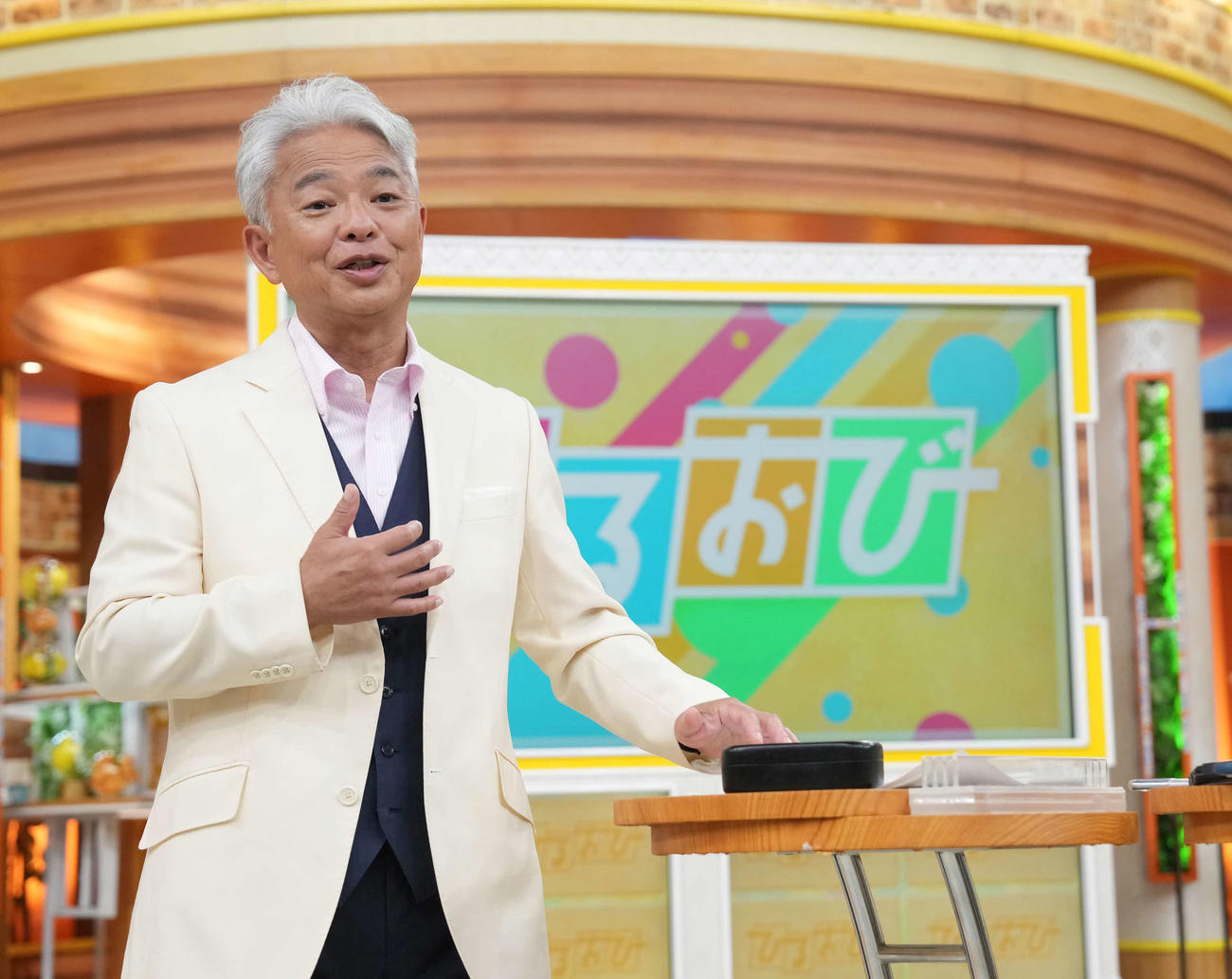 番組開始から15周年を迎え囲み取材に臨むTBSテレビ「ひるおび」の総合司会を務める恵俊彰（撮影・小沢裕）