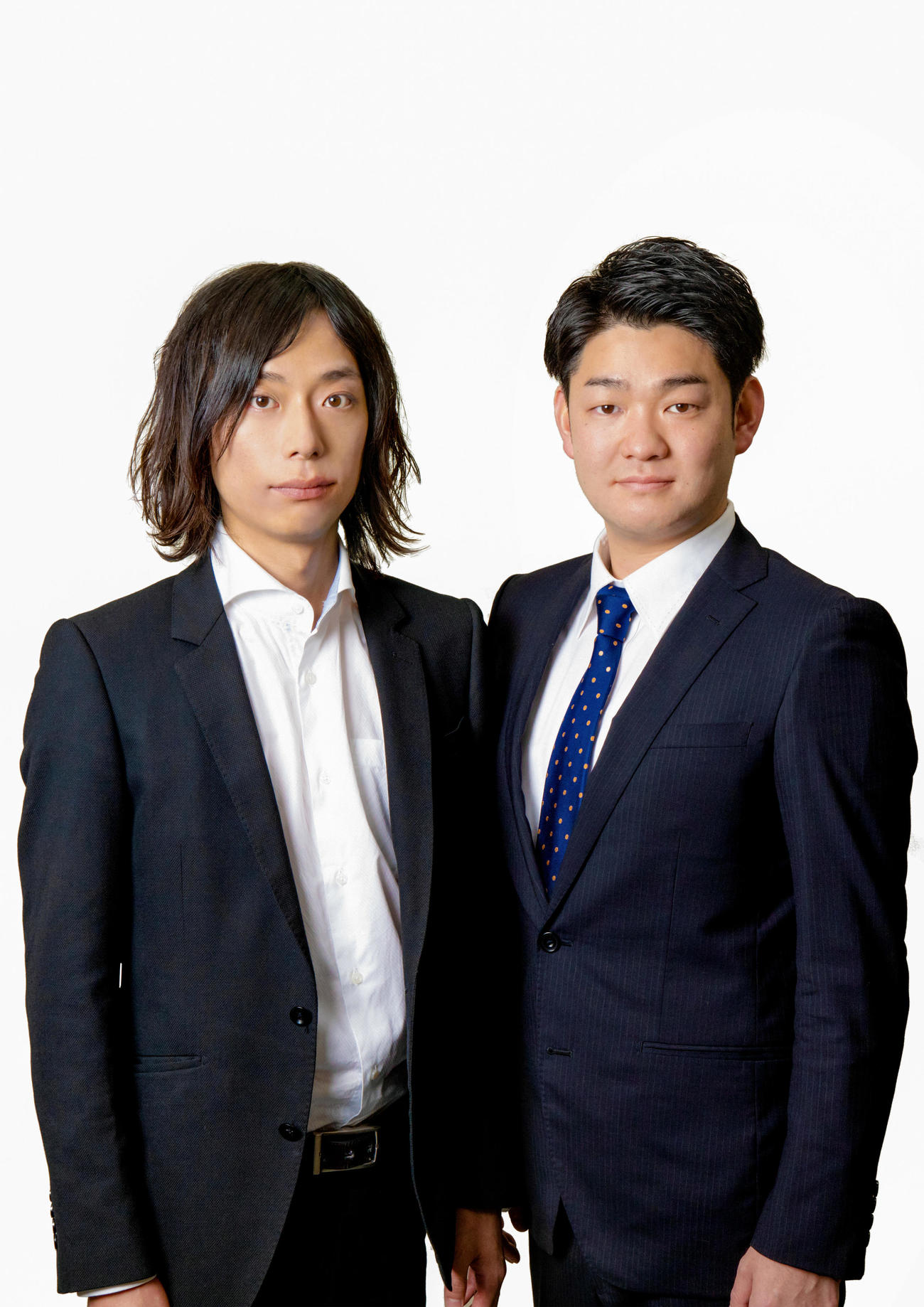 解散するダニエルズのあさひ（左）と望月隆寛